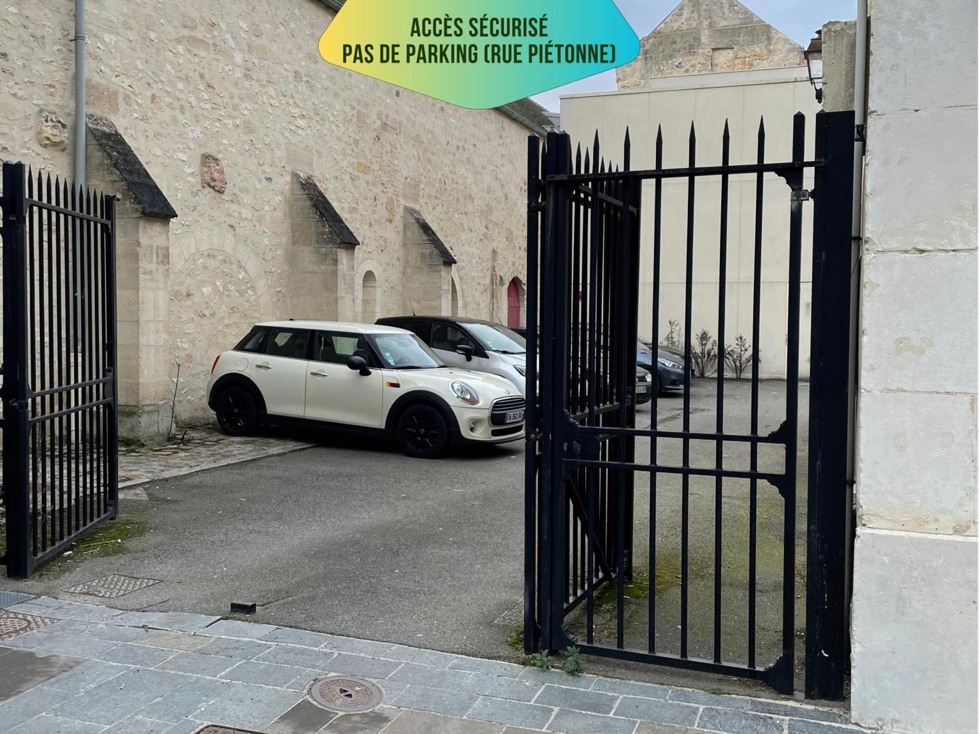 Le Corneille - Ideal Pros & Couples - Centre Historique - Chateau 5Min - Gare 10Min - Au Calme - Fibre Compiegne Exterior photo